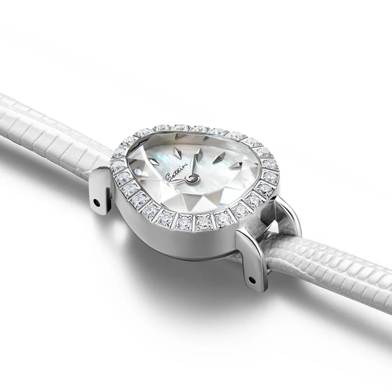 Snake Quartz Wristwatch for Women